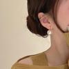 Pendientes de perlas, elegantes y de alta calidad, con un toque de atmósfera, ligeros, lujosos y con un diseño de nicho único. Pendientes únicos para mujer.
