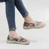 Zapatos de Tela del Viejo Pekín para Mujer Primavera Nuevo Estilo Étnico Casual Zapatos de Pescador Suela Suave Antideslizantes Sin Cordones Cómodos Zapatos para Mamá