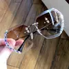 Nuevas gafas de sol para mujer 2022 con adornos de diamantes gafas de sol para dama con montura