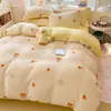 Juego de Cuatro Piezas de Terciopelo de Leche Engrosado 2026 con Estampado Floral Fresco Juego de Ropa de Cama de Vellón de Coral, Funda de Edredón Individual/Doble, Popular en Transmisiones en Vivo