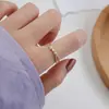 Anillo de Perla Chapado en Plata 925 Diseño de Nicho para Mujer Moda Personalizado Anillo de Lujo Ligero Anillo Abierto para Dedo Índice Venta al por Mayor Avanzada
