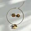 Jóias transfronteiriças europeias e americanas Retro Irregular Collar Fashion Classic All-match Exagerado Alien Gold Brincos Conjunto de duas peças
