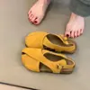 Versão em couro macio~Novo estilo vintage, valorizam o pé, sandálias Birkenstock com tira cruzada para mulheres, com tira de fivela, bico redondo, couro fosco, sandálias baixas