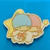 Broche de Acrílico Estrellas Gemelas Harajuku Insignia de Dibujos Animados Accesorios para Bolsos Estilo Carcasa de Teléfono DIY Lazo