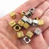 En stock acero inoxidable dorado 7 mm orificio pasante cuadrado accesorios de letras cuentas de letras perforadas colgante collar DIY joyería