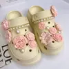 Accesorios para Zapatos Tipo Clog de Estilo Nuevo con un Toque de Alta Gama, Dijes Brillantes de Mariposa con Pedrería Estilo Ins, Hebilla Decorativa para Zapatos de Mariposa Negra y Blanca Oscura para DIY