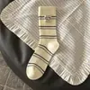 Calcetines holgados de estilo coreano para Otoño e Invierno, con rayas, bloques de color, etiqueta de gato linda, Calcetines sin costuras para mujer a rayas simples y con bloques de color