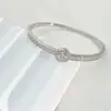 Pulseira de Luxo Leve Transfronteiriça, Tendência de Moda Europeia e Americana, Pulseira de Precisão Galvanizada para Mulheres, Pulseira Feminina Estilosa e Versátil