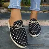 Sandálias de Verão 2026 Novas Transfronteiriças Comércio Exterior Tamanho Grande Leves e Confortáveis Calce Fácil Bolinhas Bico Fechado para Mulheres Atacado