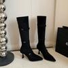 Diseño de Botas de Tacón Alto por Encima de la Rodilla de Gamuza con Punta Fina y Tira Delgada para Otoño e Invierno 2025