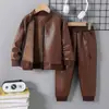 Chaqueta de Cuero para Niños de Primavera y Otoño con Cuello Alto Pequeño Resistente al Viento Moda Infantil Ropa de Motocicleta