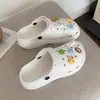 Nuevos zuecos de verano para exteriores con suela gruesa para mujer, de punta cerrada, antideslizantes, resistentes al olor, cómodos para los pies, sandalias de verano de moda para mujer