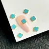 Joias para Nail Art de Trevo de Quatro Folhas em Liga Metálica High-End Retrô Esmeralda Branco Madrepérola Diamante Irregular Acessórios para Unhas Postiças DIY