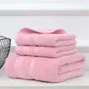 Al por mayor transfronterizo algodón alta calidad liso grande toalla de baño etiqueta de tela decorativa hotel toalla de baño traje de toallas se puede hacer logo