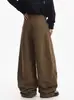 Directo del fabricante: Jeans de estilo americano de calle con una distintiva hebilla de avión y diseño plisado, una nueva colección de otoño con pantalones de corte holgado, frescos y elegantes de pierna curva para hombre