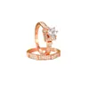 Anéis de Casal Europeus e Americanos para Mulheres Estilo Floresta Geométrica Design com Zircônia Embutida Anel de Banda Lisa Anel Versátil Conjunto de Duas Peças
