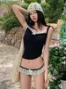 Bikini de Dos Piezas con Bloques de Color Blanco y Negro y Diseño de Rosa para Mujer, Estilo Europeo y Americano, Conjunto de Traje de Baño Sexy de Top Corto para Chicas