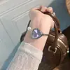 Reloj pulsera de perlas vintage para mujer, lujo ligero, exquisito, simple, elegante, versátil, reloj de cuarzo, accesorio para la mano