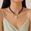 Collar de Perlas de Alta Gama Europeo y Americano de Nicho Transfronterizo para Mujer Asimétrico con Perlas y Cierre de Tarjeta Card