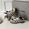 Sapatos Esportivos para Meninos 2025 Primavera & Outono Novos Sapatos Infantis Sapatos Leves e Respiráveis de Cor Contrastante Casuais Esportivos Modernos