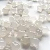 Colgante de flor de campana de viento de calcedonia blanca natural ágata translúcido de hielo Lirio Accesorios de coche DIY gota pequeña punto antideslizante venta al por mayor
