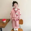 Traje para Niñas Ropa de Otoño 2026 Nuevo Elegante Moda Infantil Estilo Primavera y Otoño Chaqueta de Niña Hello Kitty Conjunto Casual de Dos Piezas