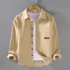 Camisa casual de manga longa estilo workwear americano, moda jovem masculina, estilo montanha, simples, adequada para o trajeto, design de abertura frontal, qualidade de exportação, plus size