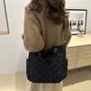Bolsa Versátil com Bordado Lingge Feminina 2024 Elegante Moderna Bolsa Tote Casaco Acolchoado com Algodão Bolsa de Mão Simples para Mulheres