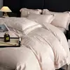 Conjunto premium de quatro peças em algodão de fibra longa com 200 fios, lençol de cima 100% algodão puro, lençol com elástico e capa de edredom, oferecendo uma experiência de cama luxuosa