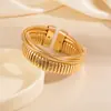 Pulsera Abierta Multicapa Transfronteriza Europea y Americana, Única y Exagerada, Envuelto con Rayas Verticales, Elástica, Fresca y de Moda para Mujer