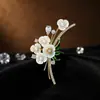 Broche Flor de Esmalte Nova Moda Transfronteiriço para Mulheres, Clipe de Lenço de Nicho de Alta Qualidade, Broche Acessório para Terno Anti-Exposição