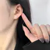 Pendientes de botón de trébol de cuatro hojas de plata de ley S925 Yinjia Nuevo estilo popular Cuidado del agujero de la oreja Exquisito temperamento Joyería de pendientes pequeños