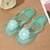 Nuevas chanclas transparentes para mujer, sandalias de cristal para uso exterior, zapatos de cristal floral, sandalias de moda dopamina para mujer