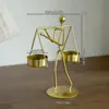 Adorno de Candelabro de Hierro Forjado Estilo Europeo Decoración Creativa para Sala de Estar Portavelas Prop para Cena Romántica a la Luz de Velas en Restaurante