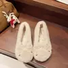 Sapatos fofos femininos estilo delicado coleção inverno 2026, sapatos baixos de bico fino com laço, sapatos de algodão confortáveis de calçar fácil com sola macia