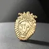 Crachá de Metal Personalizado Coroa Leão Clube Hotel Empresa Executivo Identidade Honra Comemorativo Broche de Liga Personalizado
