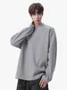 Camiseta casual americana de manga larga con cuello en V para hombre, prenda básica holgada y sencilla con una sensación relajada y minimalista de sudadera sin capucha.