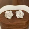 Brincos florais requintados de moda retrô, versáteis, de luxo leve, de alta qualidade, com um design único para o trajeto diário