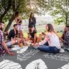 Tapete de pátio popular, trançado em tubo de PP, dobrável, para piquenique, portátil, para lazer ao ar livre, para camping, à prova de umidade, para RV