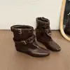 Botas femininas estilo retrô com salto grosso em couro sintético, nova coleção outono 2026, estilo retrô com salto oculto, fivela de cinto, botas western, botas de montaria