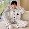 Pijama de algodón arrugado con cuello de solapa, diseño de dibujos animados, lindo, para primavera y otoño, nuevo estilo, conjunto de ropa de casa casual para niños medianos y grandes