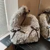 Bolsa de Ombro de Pelúcia com Laço Fofo para Mulheres Estilo Outono e Inverno 2024 Bolsa Peluda de Axila Fresca e Doce Bolsa de Mão para o Dia a Dia