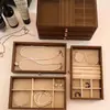 Nueva Caja de Joyería de Nogal para Mujer Portátil de Gran Capacidad para Joyas de Mano Anillos Collares Pendientes Caja Pequeña de Madera Maciza