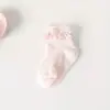 Calcetines de Encaje Dulces para Bebé, Diseño con Puntos de Pegamento Antideslizantes, Algodón Peinado, Transpirables y Cómodos para Niñas y Bebés