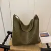 Bolso de mano tejido retro de alta gama, gran capacidad, piel suave, moderno, versátil para el uso diario, bolso de hombro, bolso de axila, bolso de moda para mujer