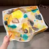 Pañuelo Cuadrado Pequeño de Seda Sintética con Estampado de Frutas para Mujer, Pañuelo Decorativo Versátil de Verano para el Cuello, Pañuelo Estilo Lujo Ligero para Cuello de Camisa