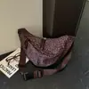 Bolsa transversal estilo retrô americano com estampa de leopardo, feita de tecido de pelúcia macio, com grande capacidade, adequada para passeios casuais e com alças de ombro ajustáveis.