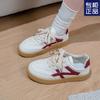 Zapatos casuales de estudiante de punta redonda y tacón plano estilo coreano con bloques de color, populares zapatos de entrenamiento moral para mujeres, nuevo estilo de primavera 2025 para mujeres