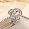 Anillos Transfronterizos para Mujer, Anillos Transfronterizos con Circonita Microincrustada, Anillos Dorados Completamente Diamantados con Diseño Único, Accesorio para el Día a Día