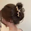 Presilha de Cabelo Agarrador de Amor Feminina Verão 2025 Nova Presilha de Cabelo Sentido de Alta Qualidade Grande Presilha de Tubarão Presilha de Cabelo para Parte de Trás da Cabeça Acessório de Cabelo